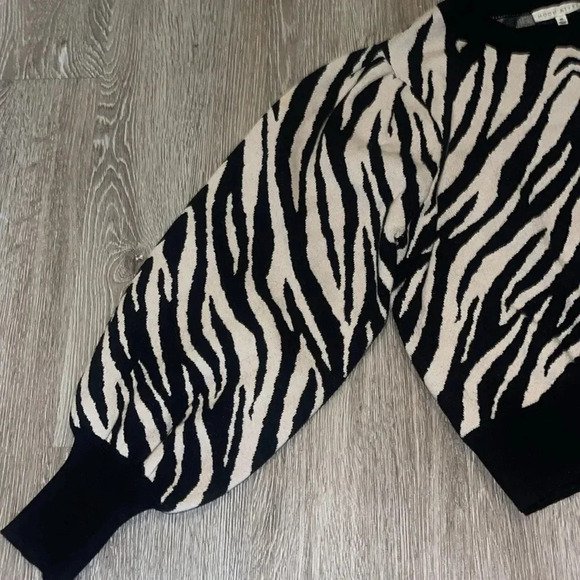 Anthropologie Moon River Lucius Zebra Print Puff Sleeve Sweater medium lucija - Picture 4 of 8